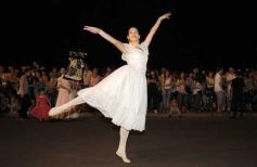 Foto de la galería: Primera noche, 1ra. Parte