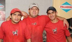 Foto de la galería: Norte y Sur, Con clientes y amigos