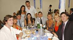 Foto de la galería: Cena Show: de los Inmobiliarios