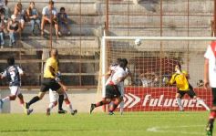 Foto de la galería: Guaraní 1 - Colegiales 1