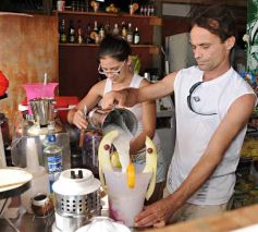 Foto de la galería: Parchan Tragos a Full