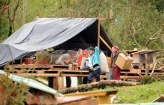 Foto de la galería: Primeras horas después del tornado en Tobuna