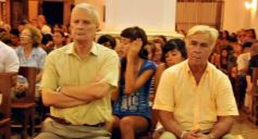 Foto de la galería: A un mes. Todos con las familias