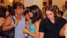 Foto de la galería: A un mes. Todos con las familias