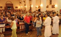 Foto de la galería: A un mes. Todos con las familias