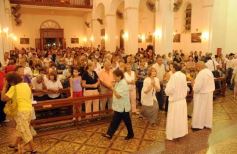 Foto de la galería: A un mes. Todos con las familias