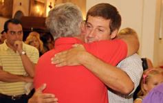 Foto de la galería: A un mes. Todos con las familias