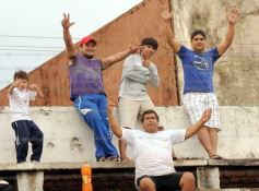 Foto de la galería: Brown 3-Vicov 0