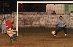 Foto de la galería: Brown 3-Vicov 0