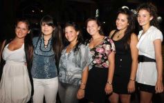 Foto de la galería: Desfile al aire libres