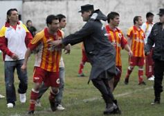 Foto de la galería: Brown 2-Sarmiento 0, con final lamentable.-