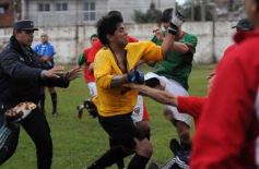 Foto de la galería: Brown 2-Sarmiento 0, con final lamentable.-