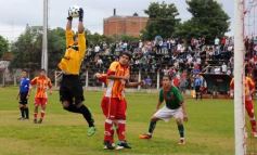 Foto de la galería: Brown 2-Sarmiento 0, con final lamentable.-
