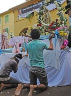 Foto de la galería: María madre del amor que junto a tu hijo Jesús amemos y cuidemos el don de la vida