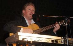 Foto de la galería: Joselo Schuap, 20 años con la musica