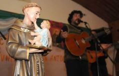 Foto de la galería: La Comunidad recibió a Joselo y Mario Bofill.-