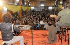 Foto de la galería: La Comunidad recibió a Joselo y Mario Bofill.-
