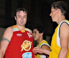 Foto de la galería: 1er.Juego-Tokio 65-Tirica 68