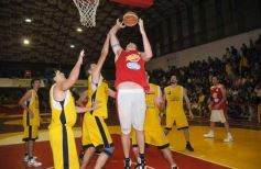 Foto de la galería: 1er.Juego-Tokio 65-Tirica 68