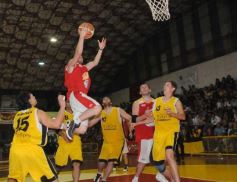 Foto de la galería: 1er.Juego-Tokio 65-Tirica 68