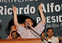 Foto de la galería: Ricardo Alfonsin en Cierre de la U:C:R: