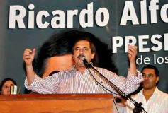 Foto de la galería: Ricardo Alfonsin en Cierre de la U:C:R: