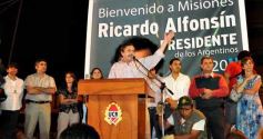 Foto de la galería: Ricardo Alfonsin en Cierre de la U:C:R: