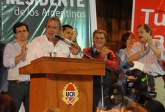 Foto de la galería: Ricardo Alfonsin en Cierre de la U:C:R: