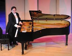 Foto de la galería: Bruno Gelber en el Teatro Lírico de Posadas