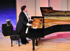 Foto de la galería: Bruno Gelber en el Teatro Lírico de Posadas