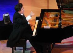 Foto de la galería: Bruno Gelber en el Teatro Lírico de Posadas