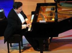 Foto de la galería: Bruno Gelber en el Teatro Lírico de Posadas