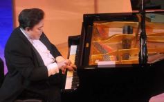 Foto de la galería: Bruno Gelber en el Teatro Lírico de Posadas