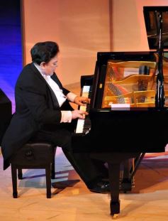 Foto de la galería: Bruno Gelber en el Teatro Lírico de Posadas