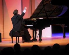 Foto de la galería: Bruno Gelber en el Teatro Lírico de Posadas