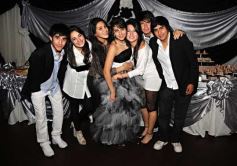 Foto de la galería: Paseo, Cena y Cumpleaños