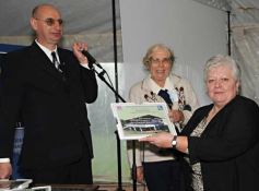 Foto de la galería: 80, Años de la estación experimental de Cerro Azul.-
