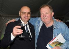 Foto de la galería: 80, Años de la estación experimental de Cerro Azul.-