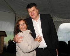 Foto de la galería: 80, Años de la estación experimental de Cerro Azul.-