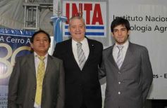 Foto de la galería: 80, Años de la estación experimental de Cerro Azul.-