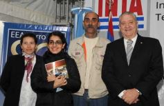 Foto de la galería: 80, Años de la estación experimental de Cerro Azul.-