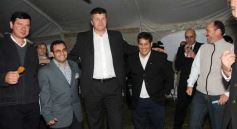 Foto de la galería: 80, Años de la estación experimental de Cerro Azul.-