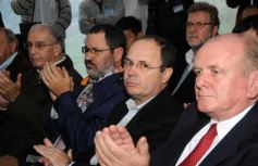 Foto de la galería: 80, Años de la estación experimental de Cerro Azul.-