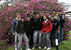 Foto de la galería: 80, Años de la estación experimental de Cerro Azul.-