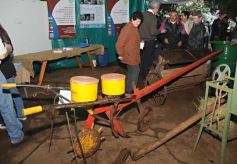Foto de la galería: 80, Años de la estación experimental de Cerro Azul.-