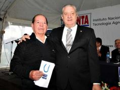 Foto de la galería: 80, Años de la estación experimental de Cerro Azul.-