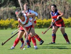 Foto de la galería: Winter Cup: Cazadores Rojo-Guaran-i Rojo