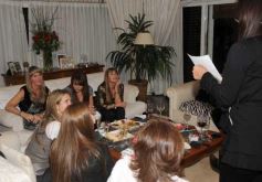 Foto de la galería: Cristina Laszeski, con amigas