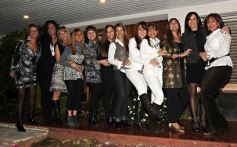 Foto de la galería: Cristina Laszeski, con amigas