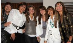 Foto de la galería: Cristina Laszeski, con amigas